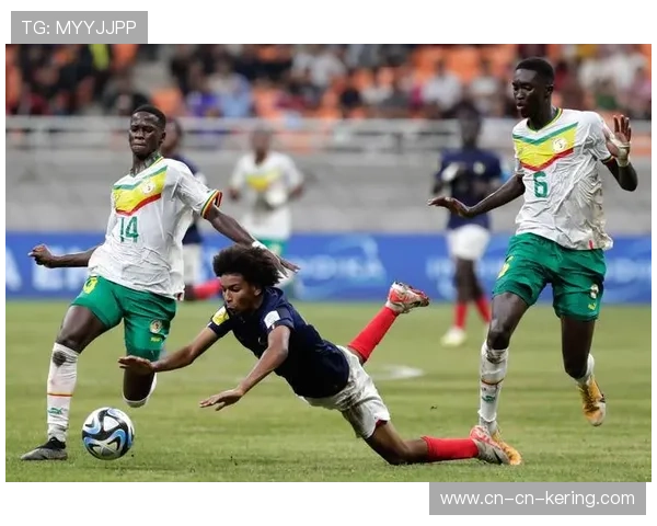 莱比锡小将首球泪洒赛场，队友叠罗汉庆祝