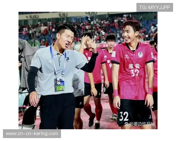 球员战术执行瞬间，展现教练布置细节